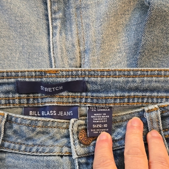 2 Pair Bill Blass Classic Blue Straight Leg Jeans - Picture 2 of 3